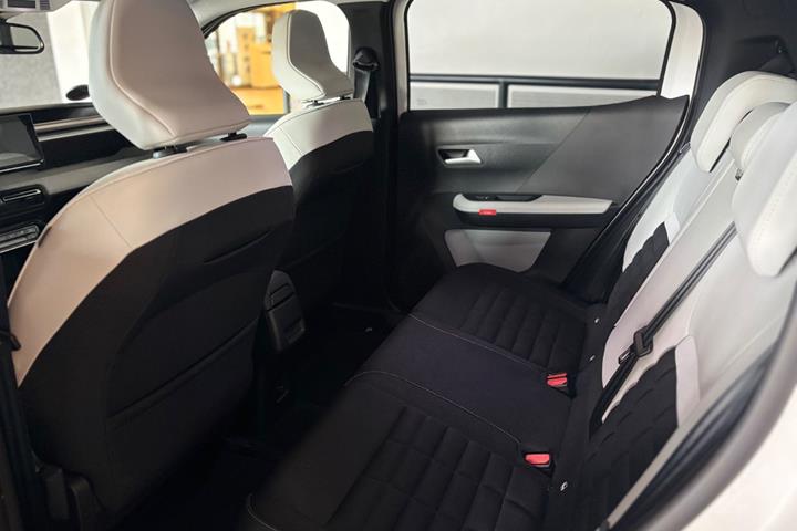 Hvid Citroën e-C3 Aircross fra 2025