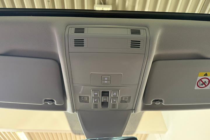 Grå VW Tiguan fra 2017