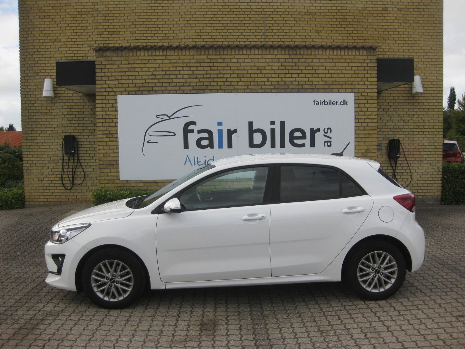 Hvid Kia Rio fra 2022