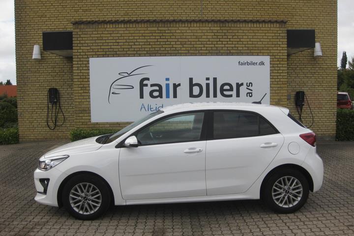 Hvid Kia Rio fra 2022