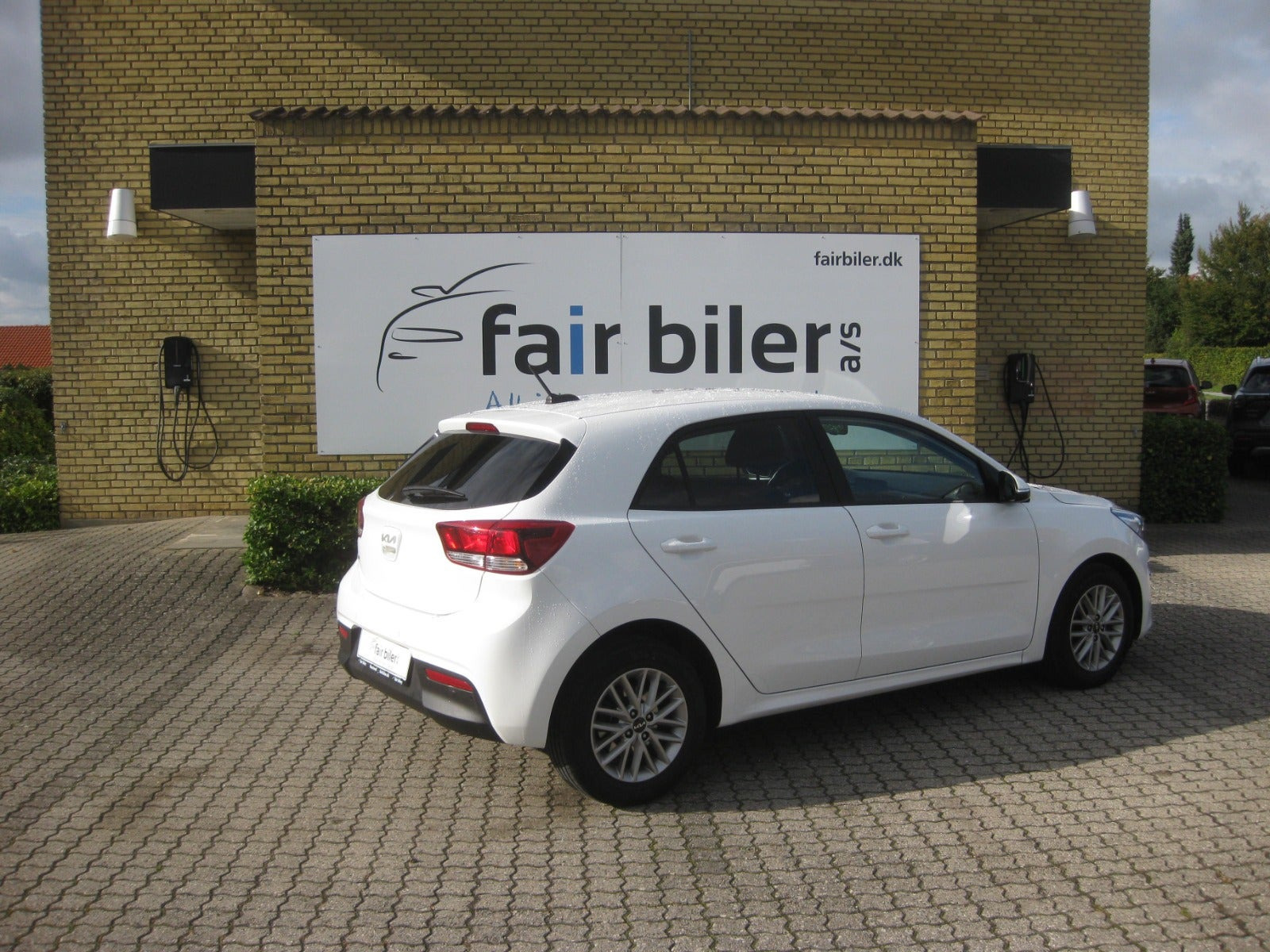 Hvid Kia Rio fra 2022