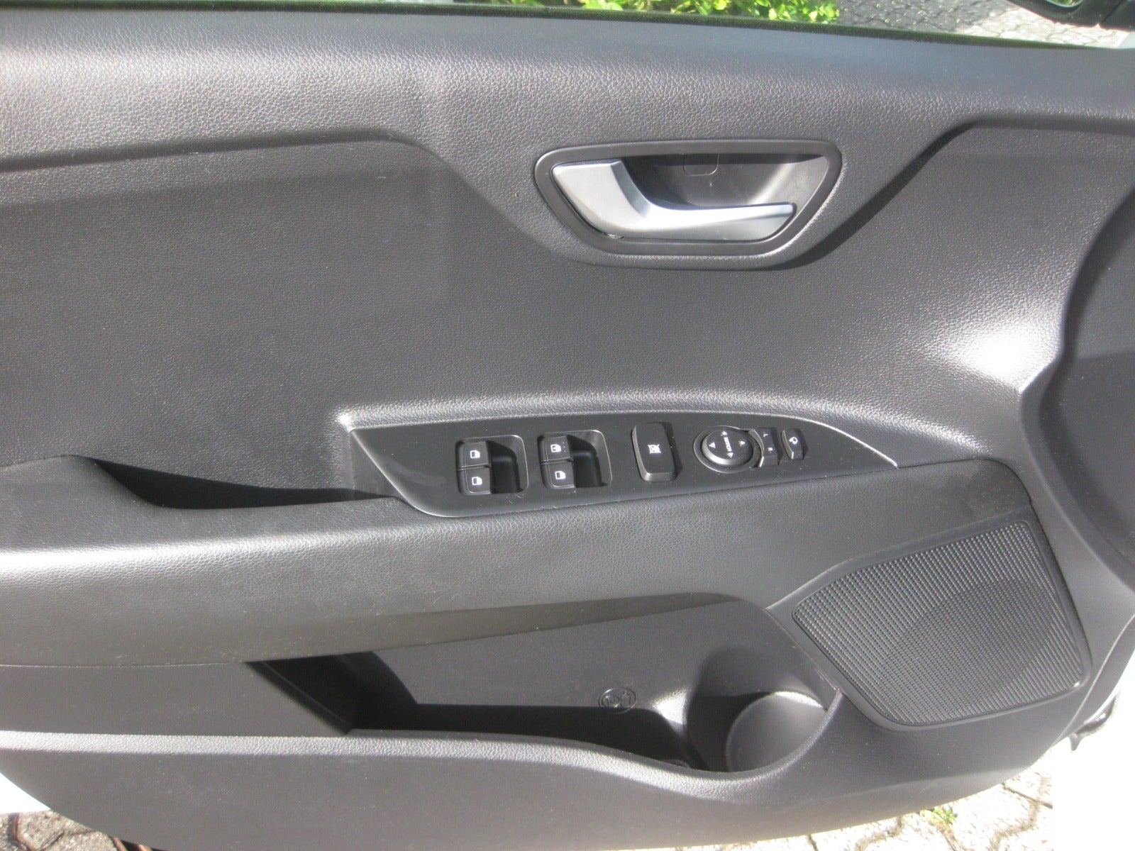 Hvid Kia Rio fra 2022
