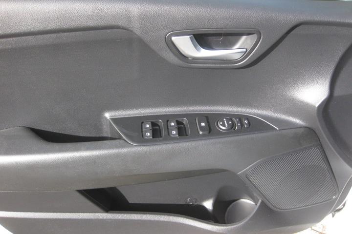 Hvid Kia Rio fra 2022