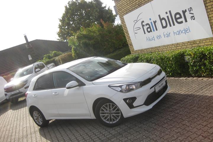 Hvid Kia Rio fra 2022