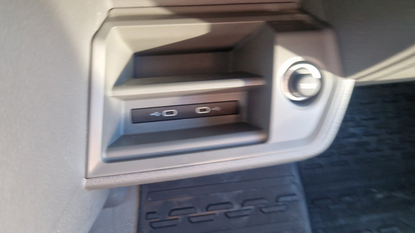 Hvid VW Crafter 35 fra 2023