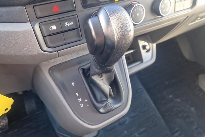 Hvid VW Crafter 35 fra 2023