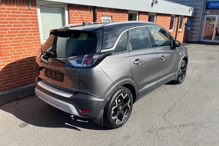 Grå Opel Crossland fra 2022