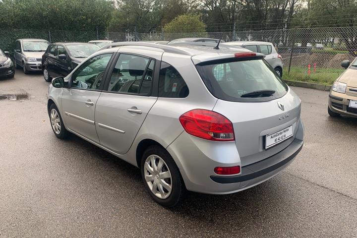 Sølv Renault Clio III fra 2012