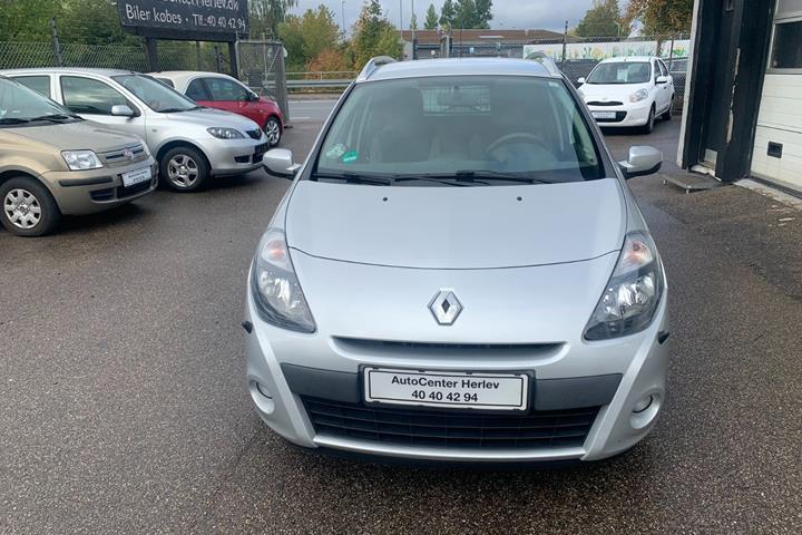 Sølv Renault Clio III fra 2012