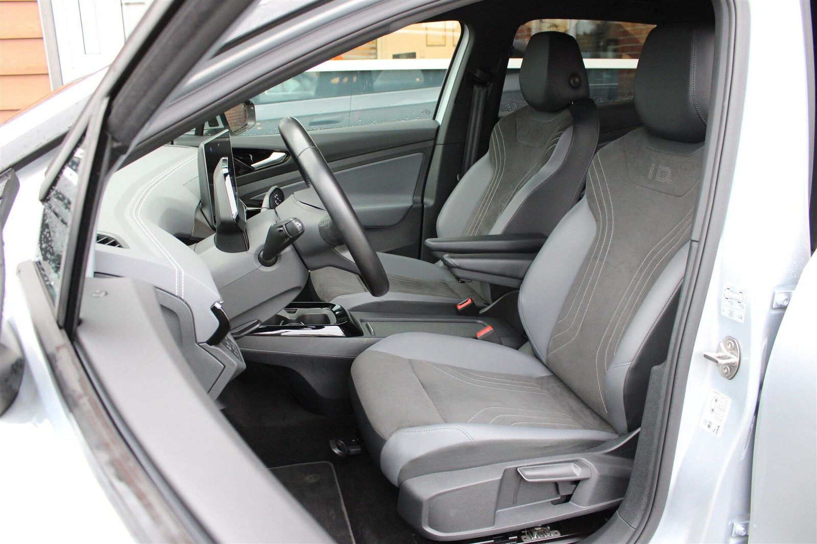 Sølv VW ID.4 fra 2025