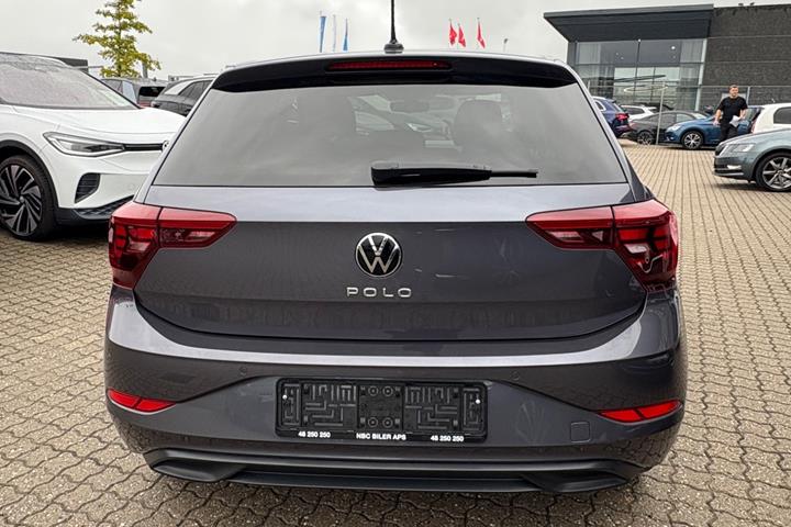Grå VW Polo fra 2023