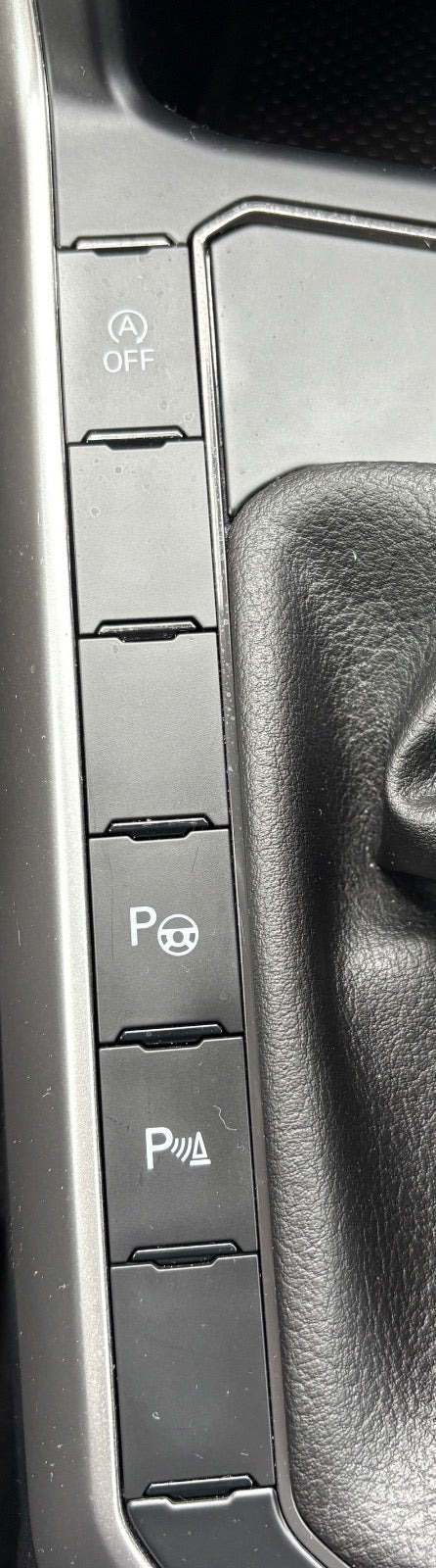 Grå VW Polo fra 2023
