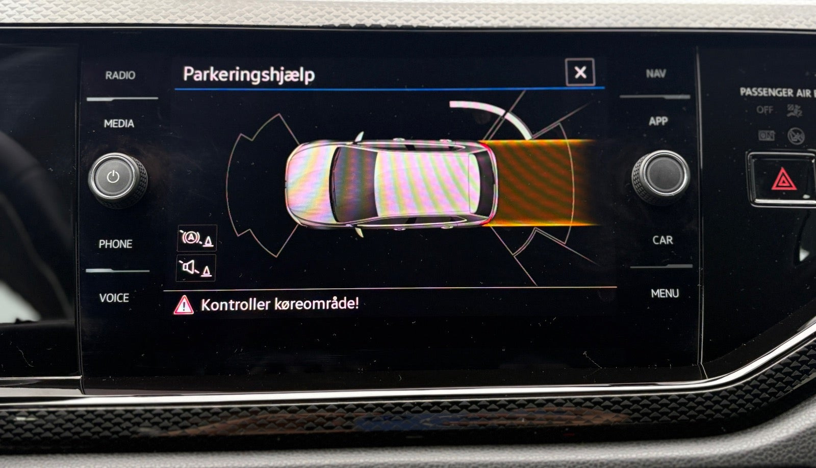 Grå VW Polo fra 2023