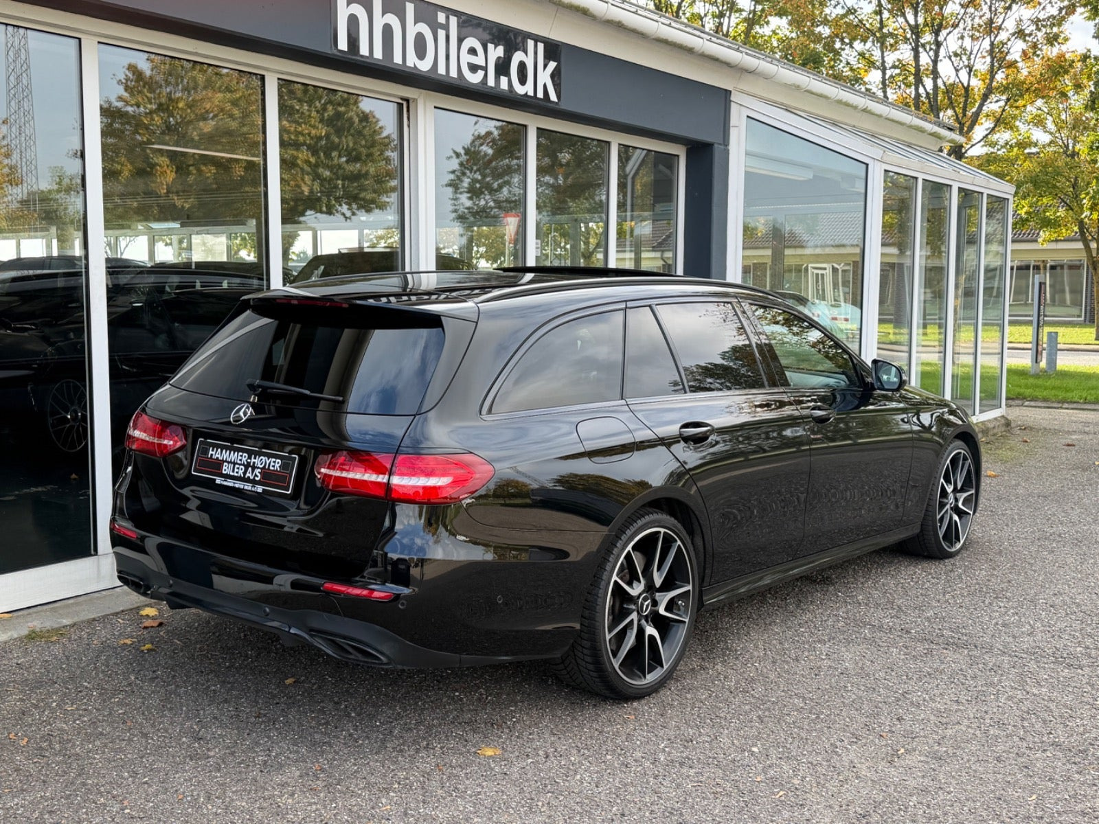 Sort Mercedes E43 fra 2017