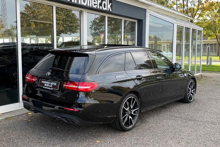 Sort Mercedes E43 fra 2017
