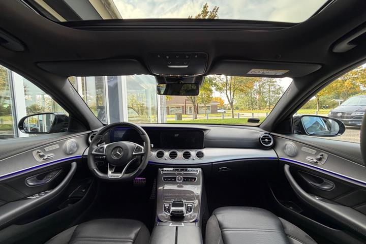 Sort Mercedes E43 fra 2017