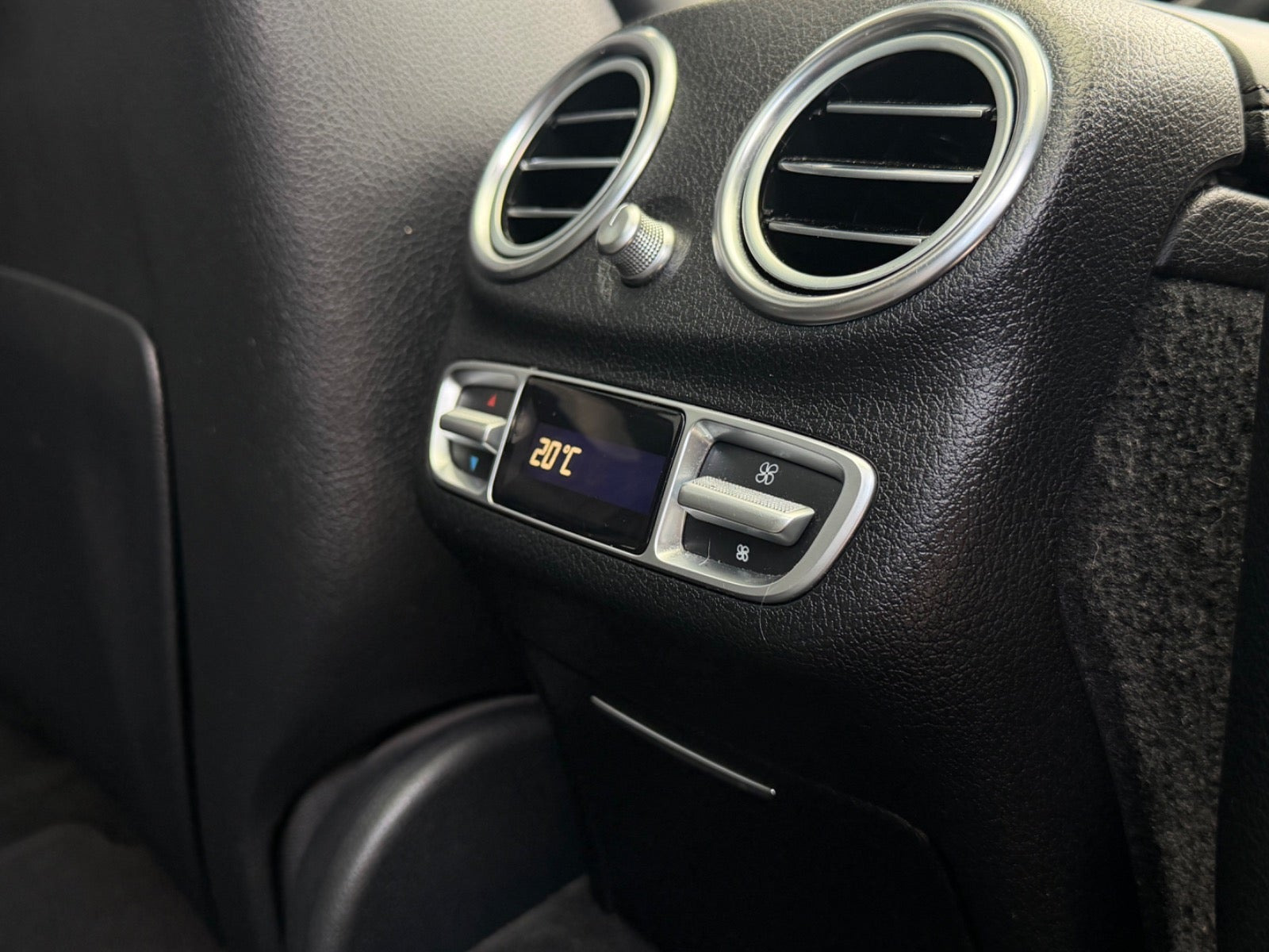 Sort Mercedes E43 fra 2017