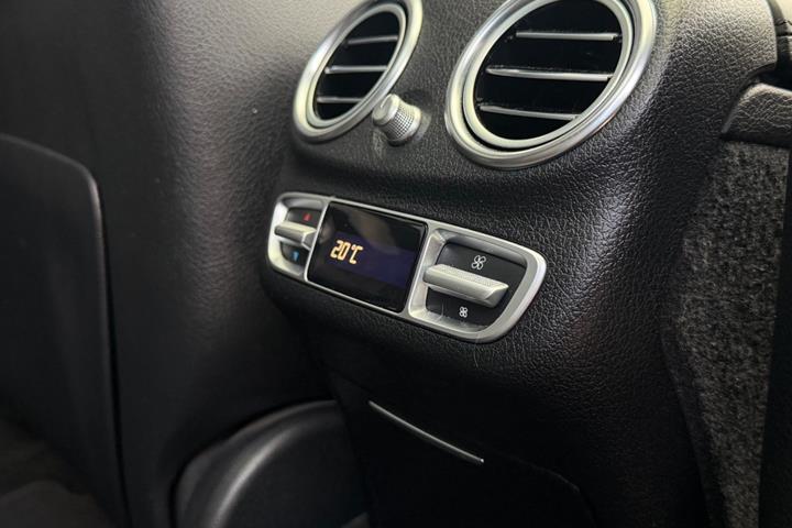 Sort Mercedes E43 fra 2017