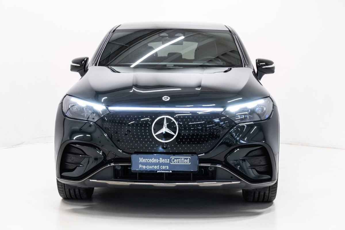 Grøn Mercedes EQE350 SUV fra 2025