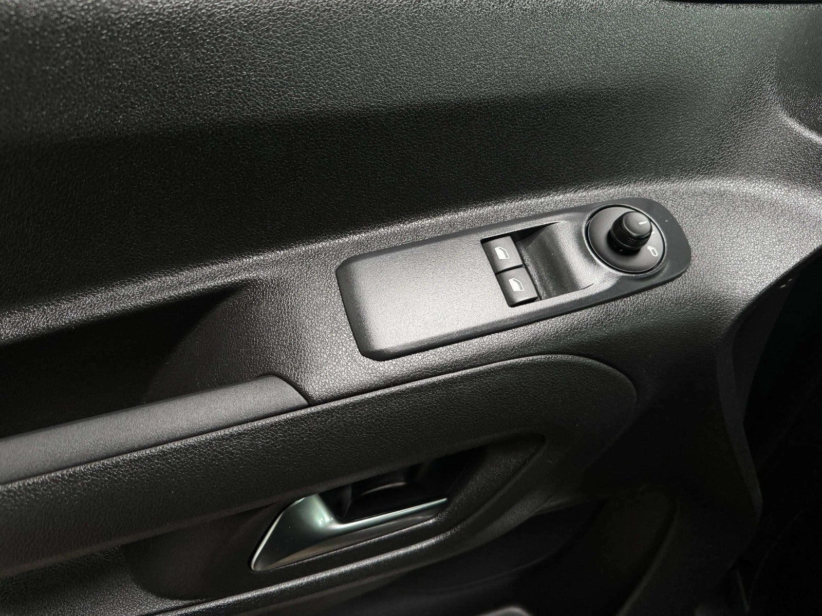Grøn Citroën ë-Berlingo fra 2025
