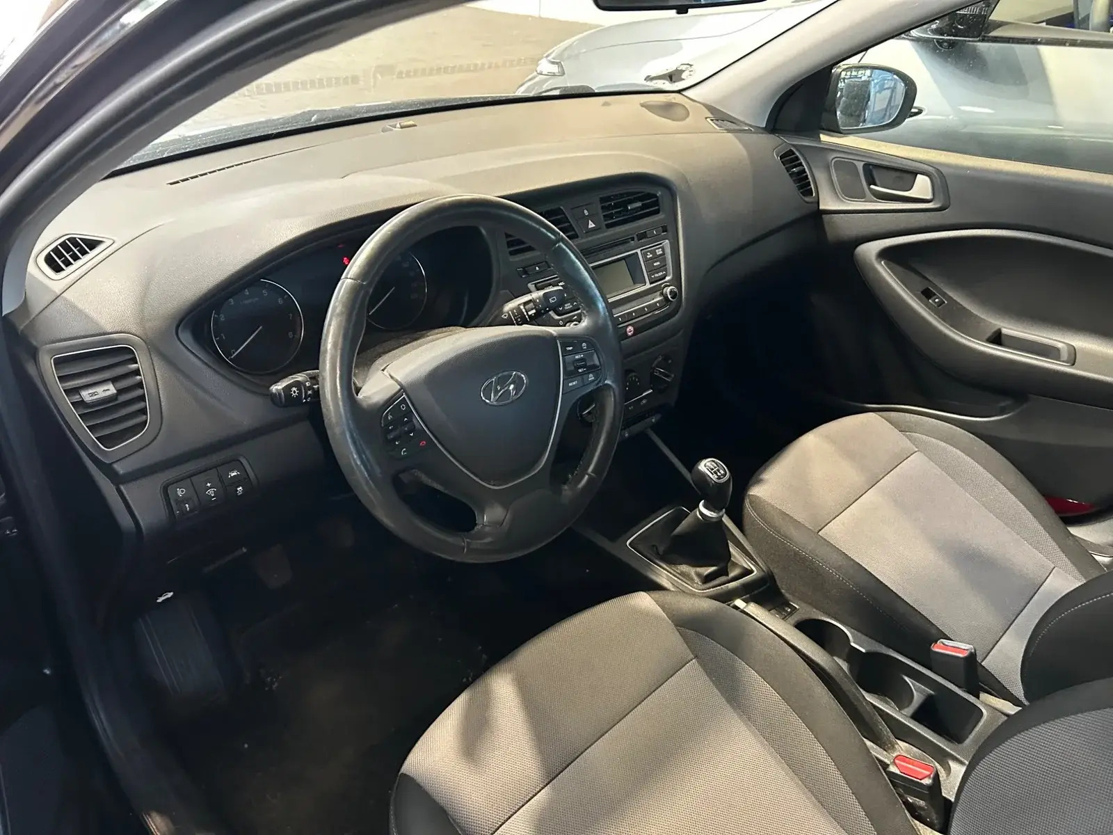 Sort Hyundai i20 fra 2017