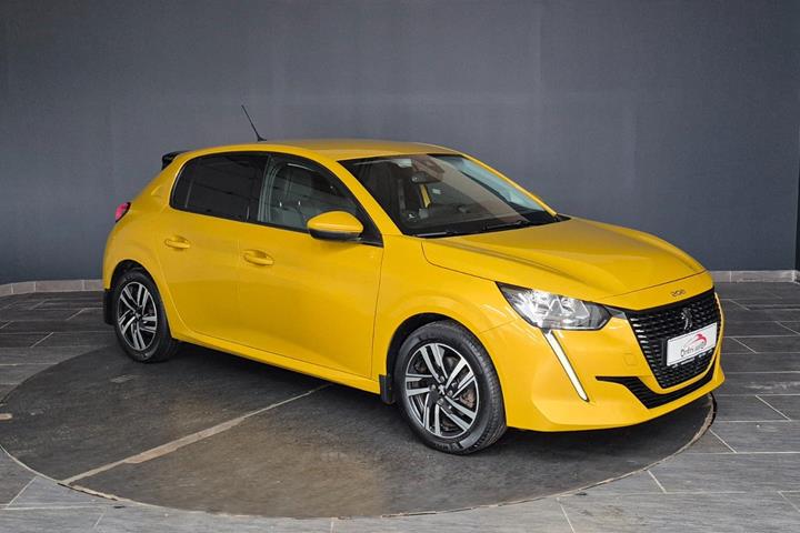 Gul Peugeot 208 fra 2020