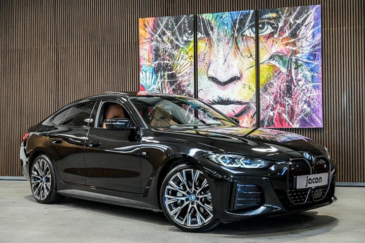 Sort BMW i4 fra 2023