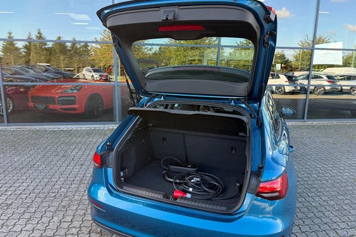 Blå Audi A3 fra 2021