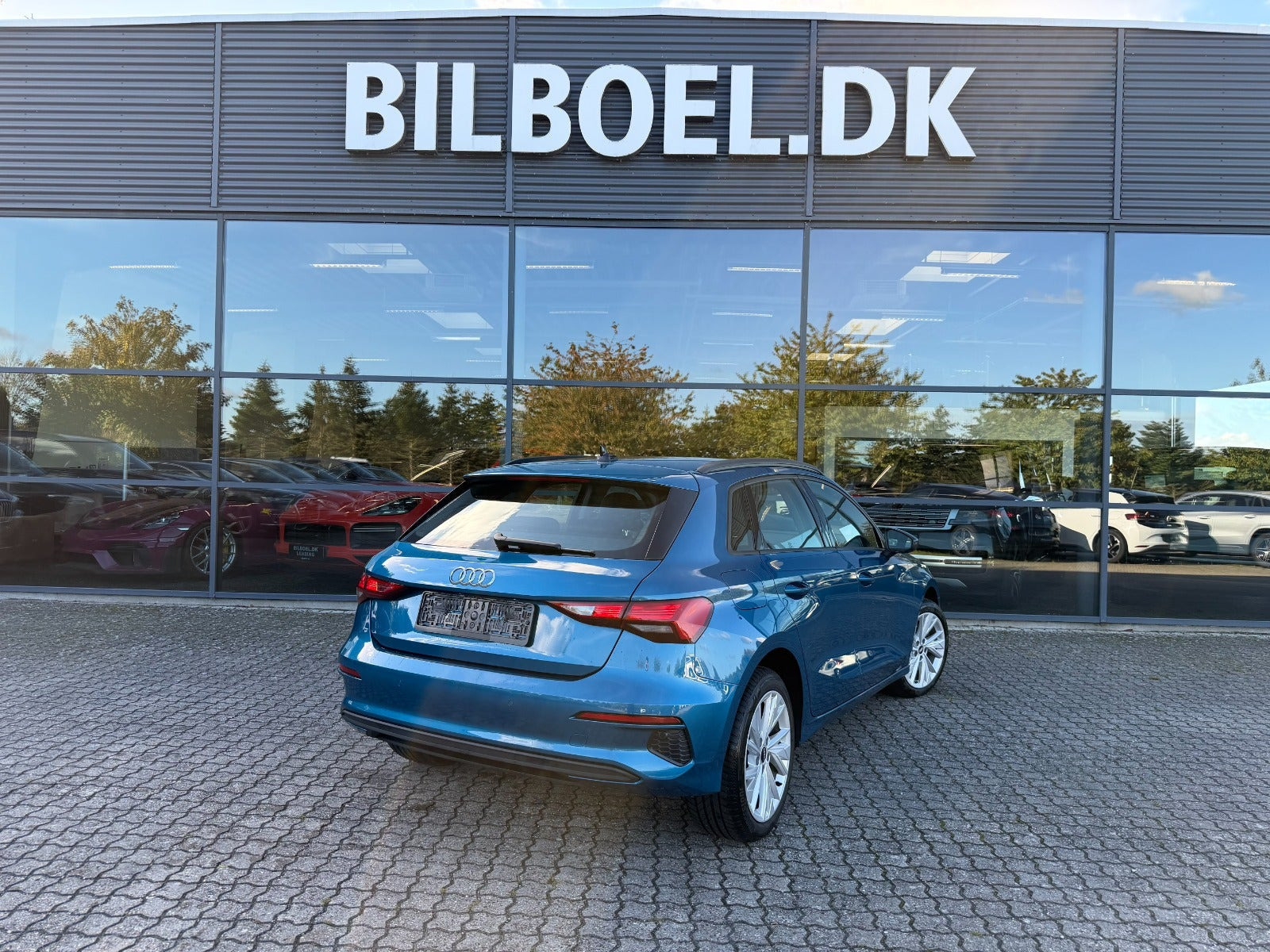 Blå Audi A3 fra 2021