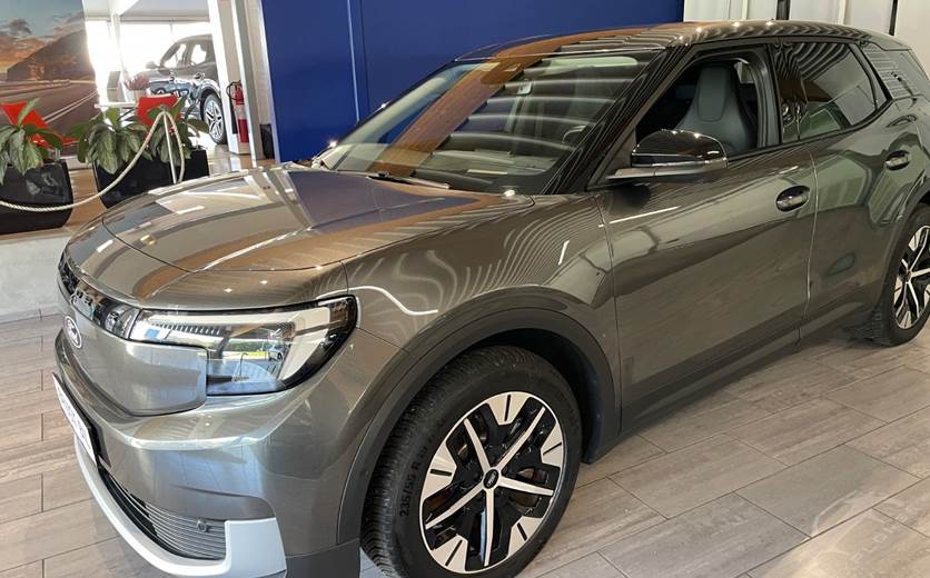 Ford Explorer 77 Select Extended Range