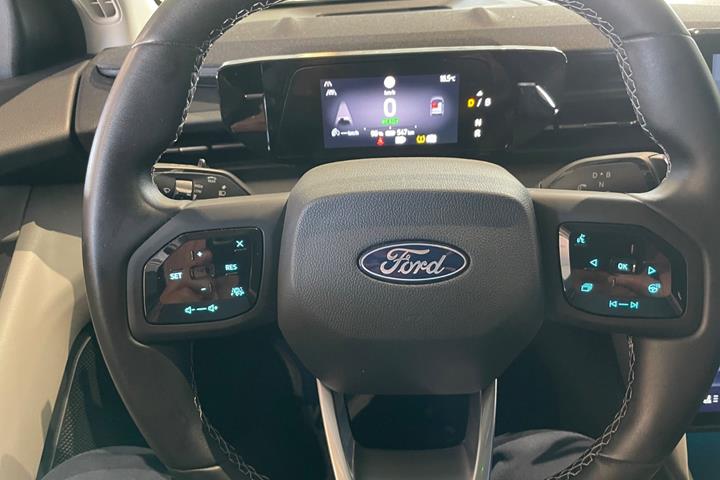 Grå Ford Explorer fra 2025