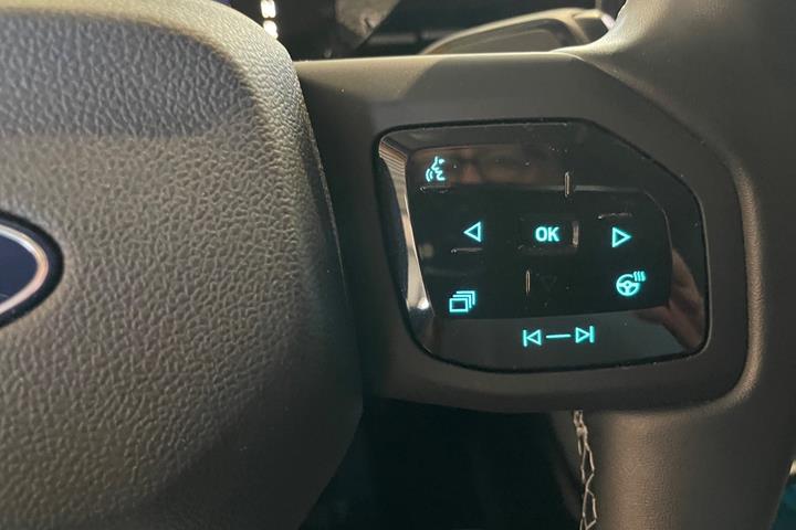 Grå Ford Explorer fra 2025