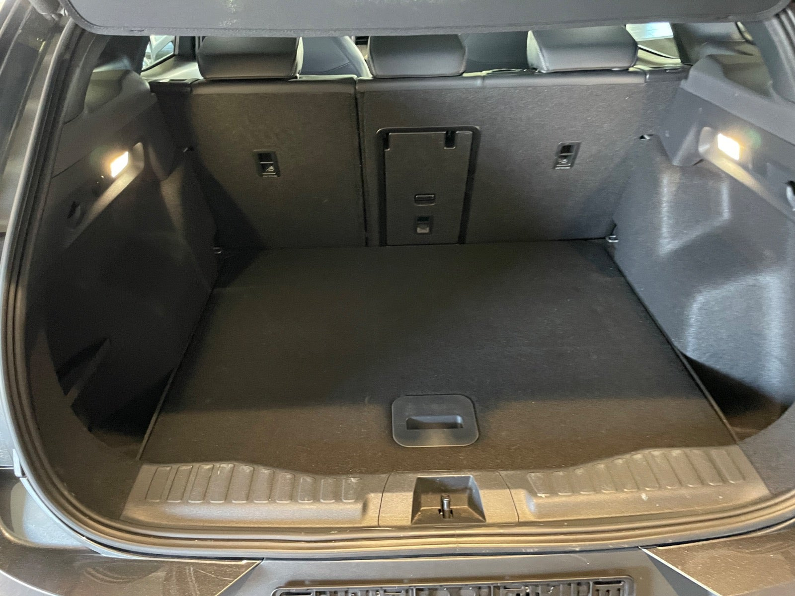 Grå Ford Explorer fra 2025