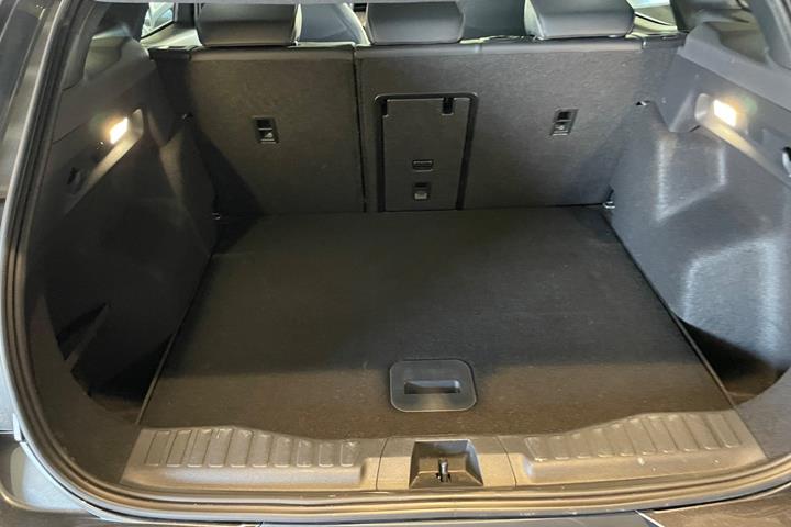 Grå Ford Explorer fra 2025