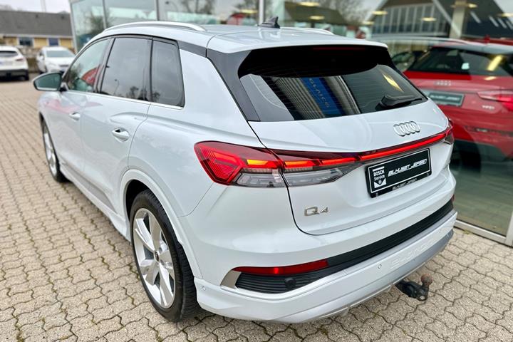 Hvid Audi Q4 e-tron fra 2024