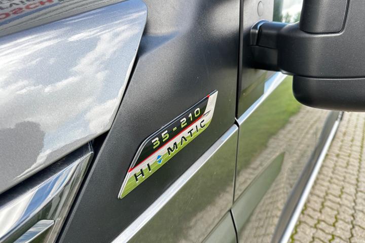 Grå Iveco Daily fra 2023