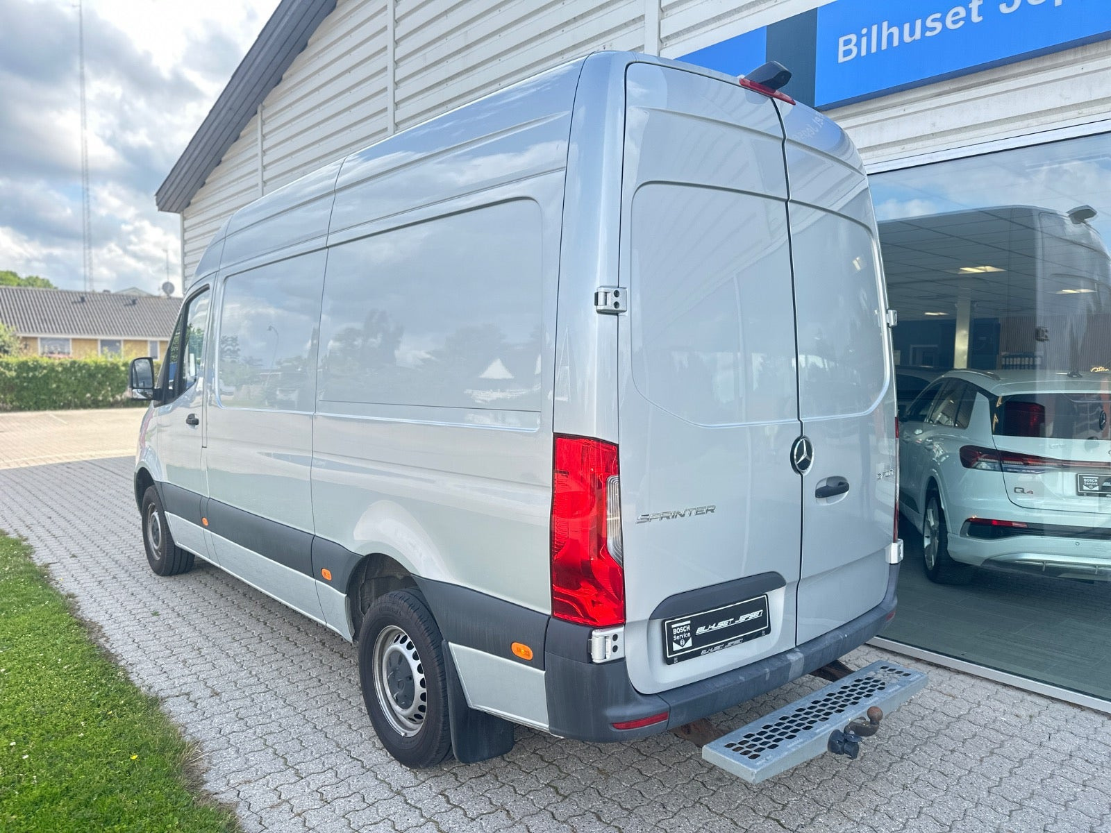 Grå Mercedes Sprinter 317 fra 2021