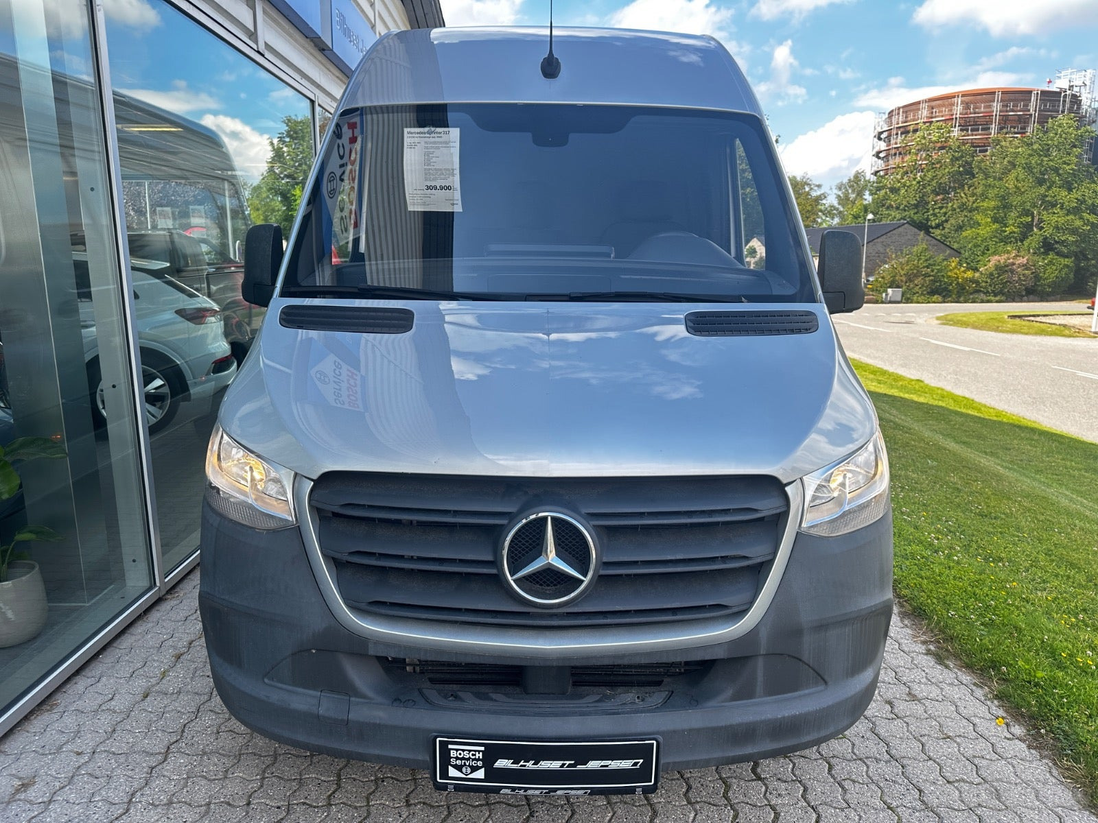 Grå Mercedes Sprinter 317 fra 2021