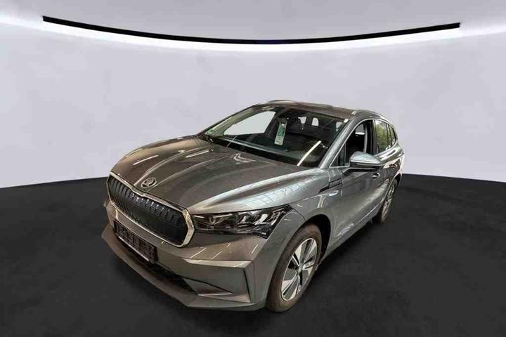 Grå Skoda Enyaq fra 2023