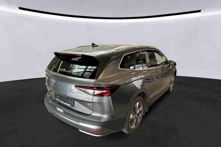 Grå Skoda Enyaq fra 2023