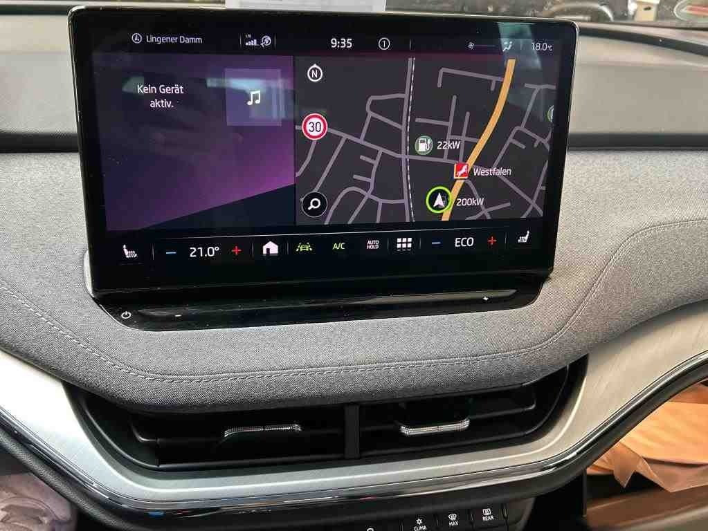 Grå Skoda Enyaq fra 2023