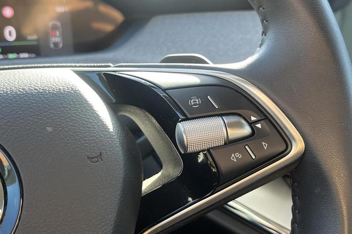 Sort Skoda Enyaq fra 2025