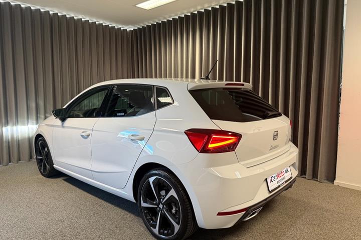Hvid Seat Ibiza fra 2022