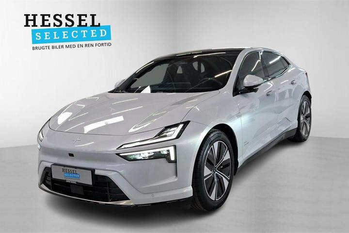 Hvid Polestar 4 fra 2025 set udefra