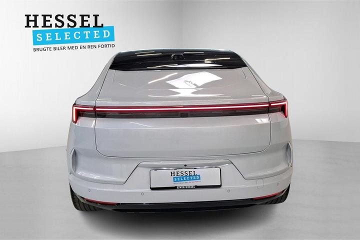 Hvid Polestar 4 fra 2025