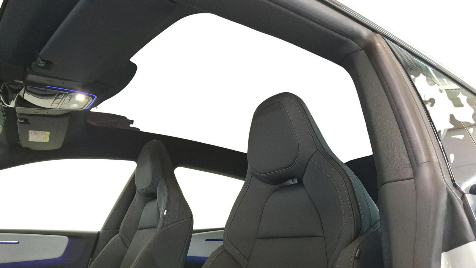 Hvid Polestar 4 fra 2025