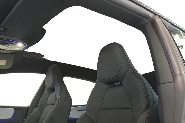 Hvid Polestar 4 fra 2025