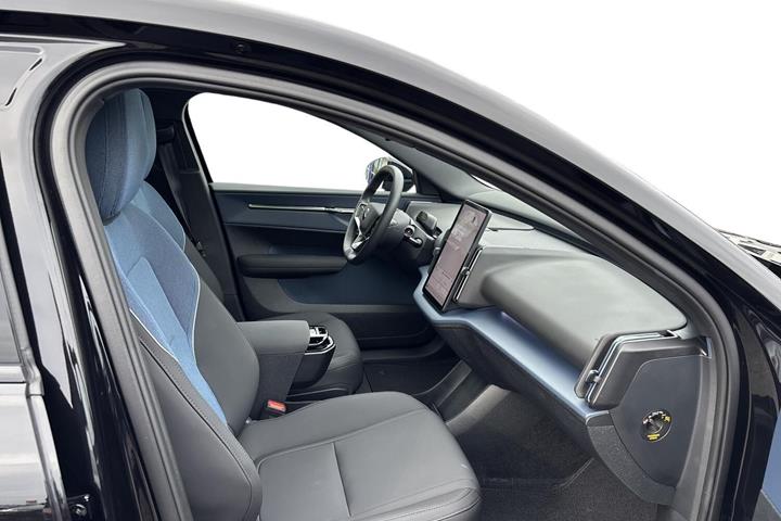 Sort Volvo EX30 fra 2025