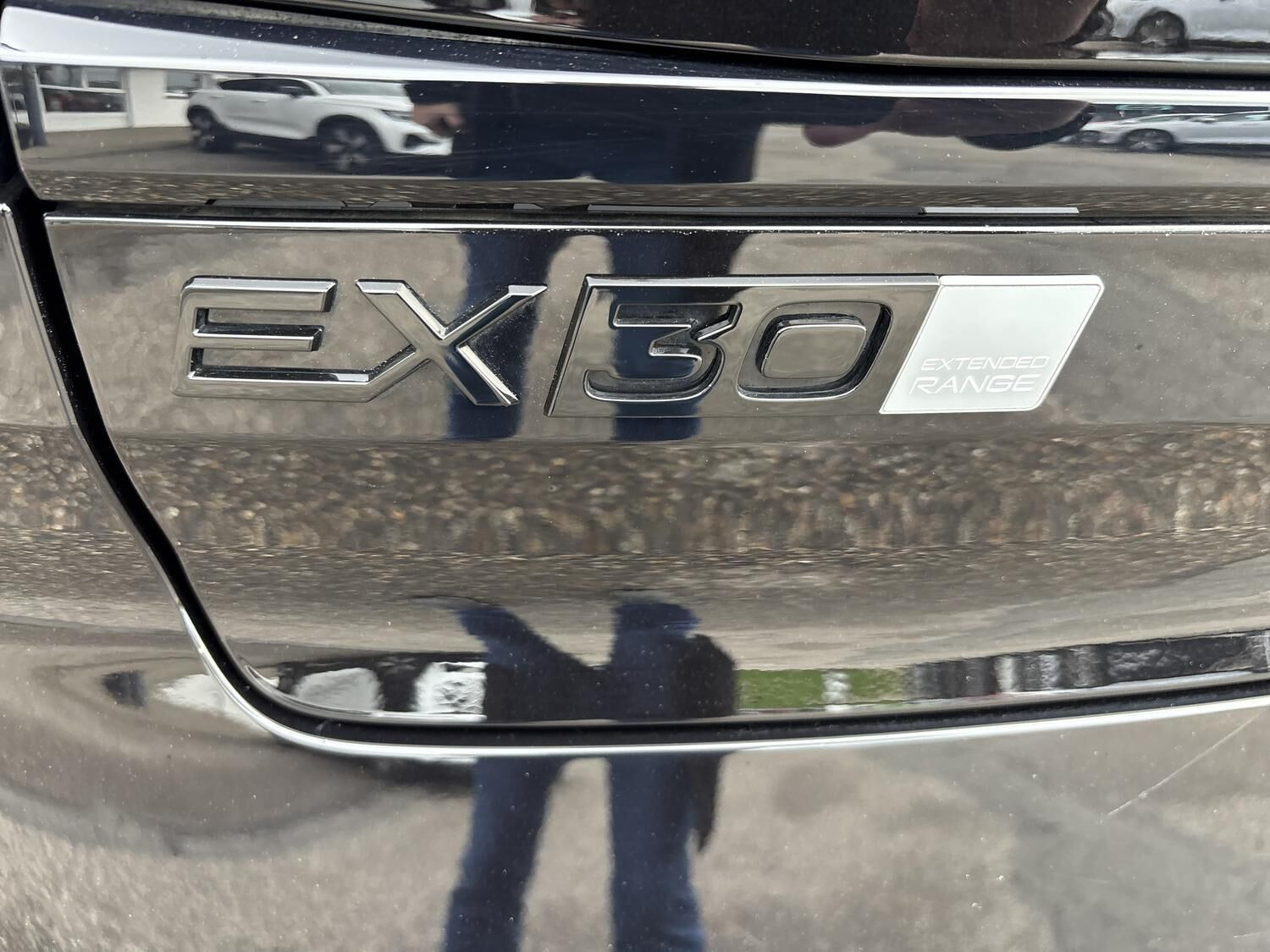 Sort Volvo EX30 fra 2025