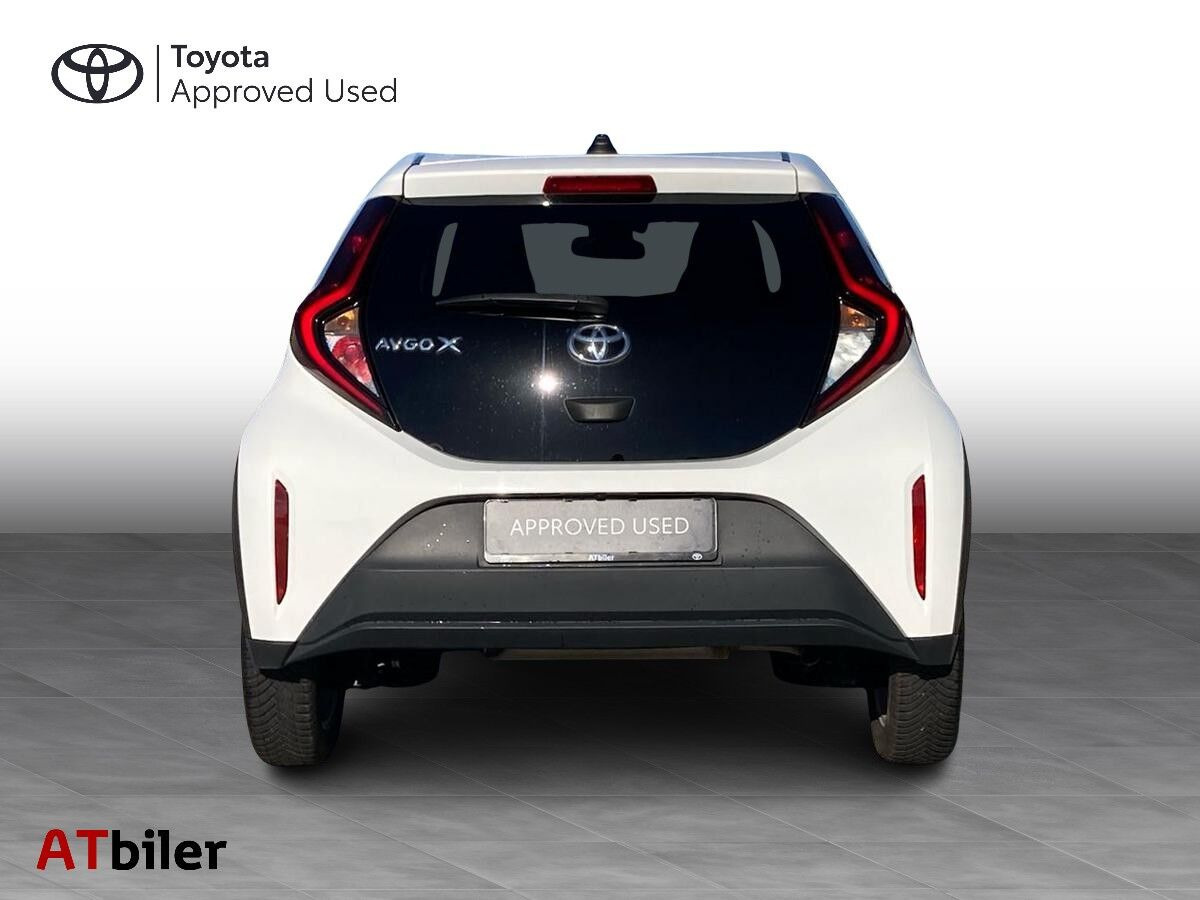 Hvid Toyota Aygo X fra 2022